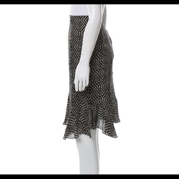 ❤️L’Agence Silk Knee Length Skirt Sz 10 - Picture 2 of 4